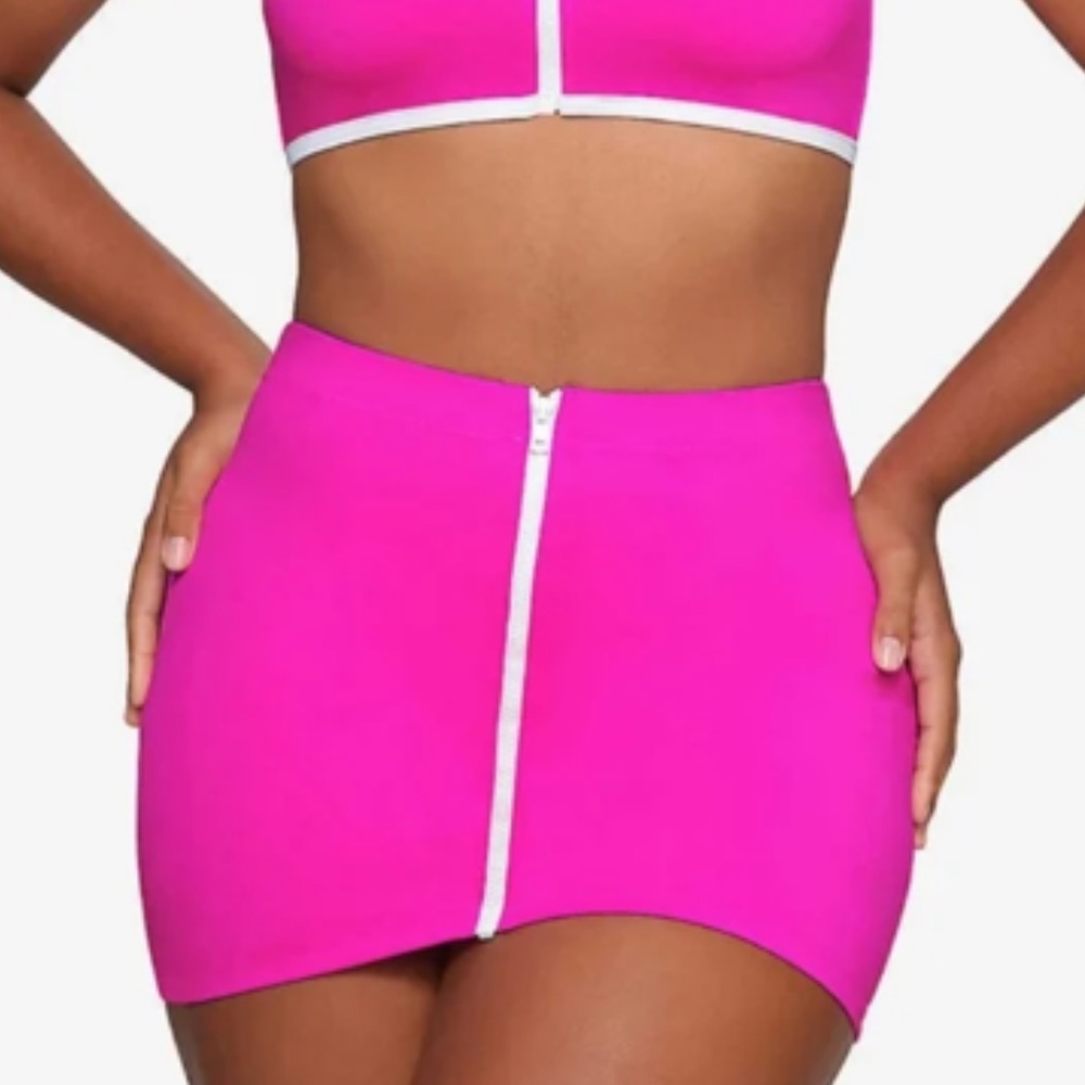 NWT SKIMS Swim Sporty Hot Pink Zip Up Mini Skirt
